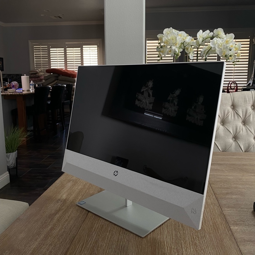 HP 21.5 inch Computer Monitor